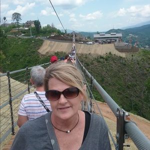 Meet your Posher, Betsy